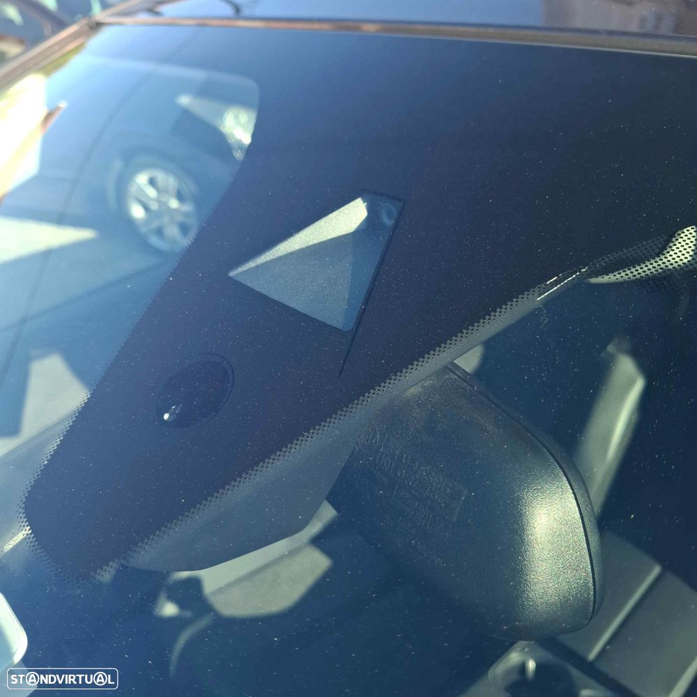 Peugeot 3008 1.5 BlueHDi Allure Pack — fotografia 20
