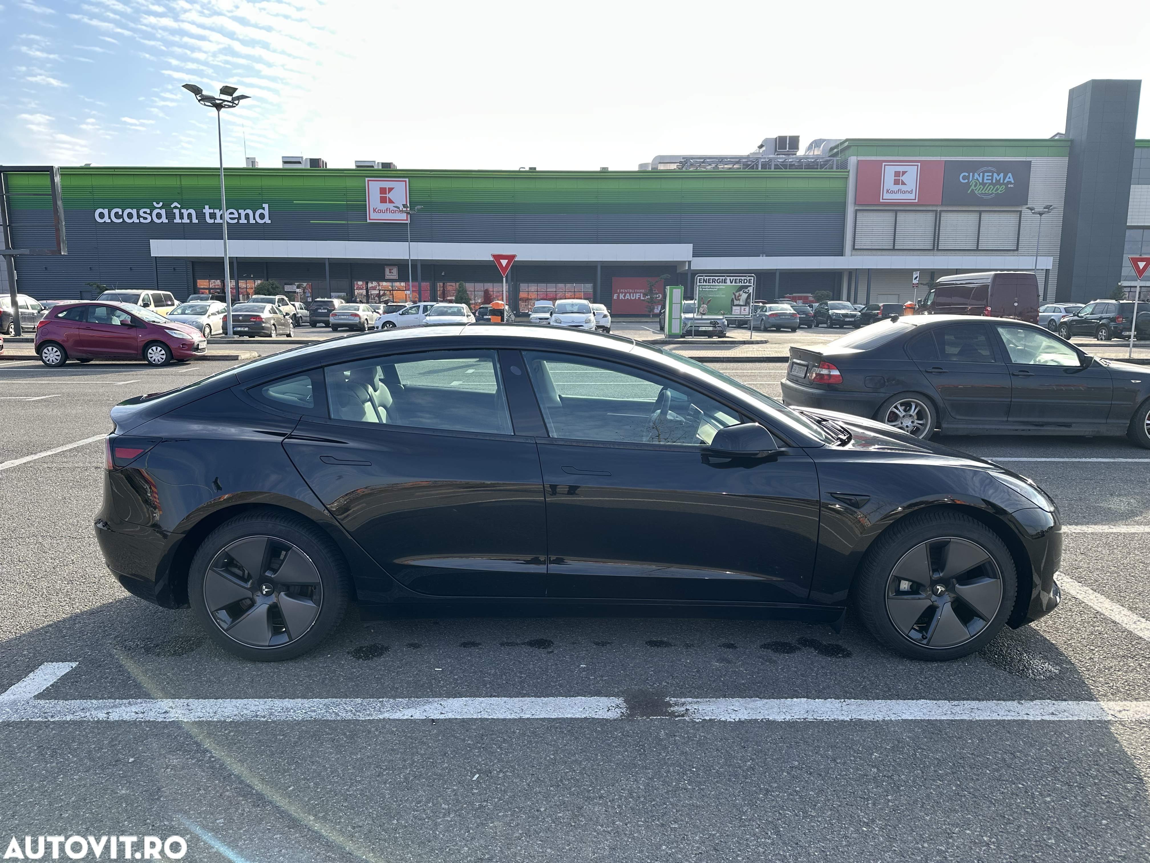 Tesla Model 3 - 9