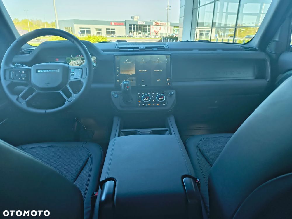 Land Rover Defender - 14