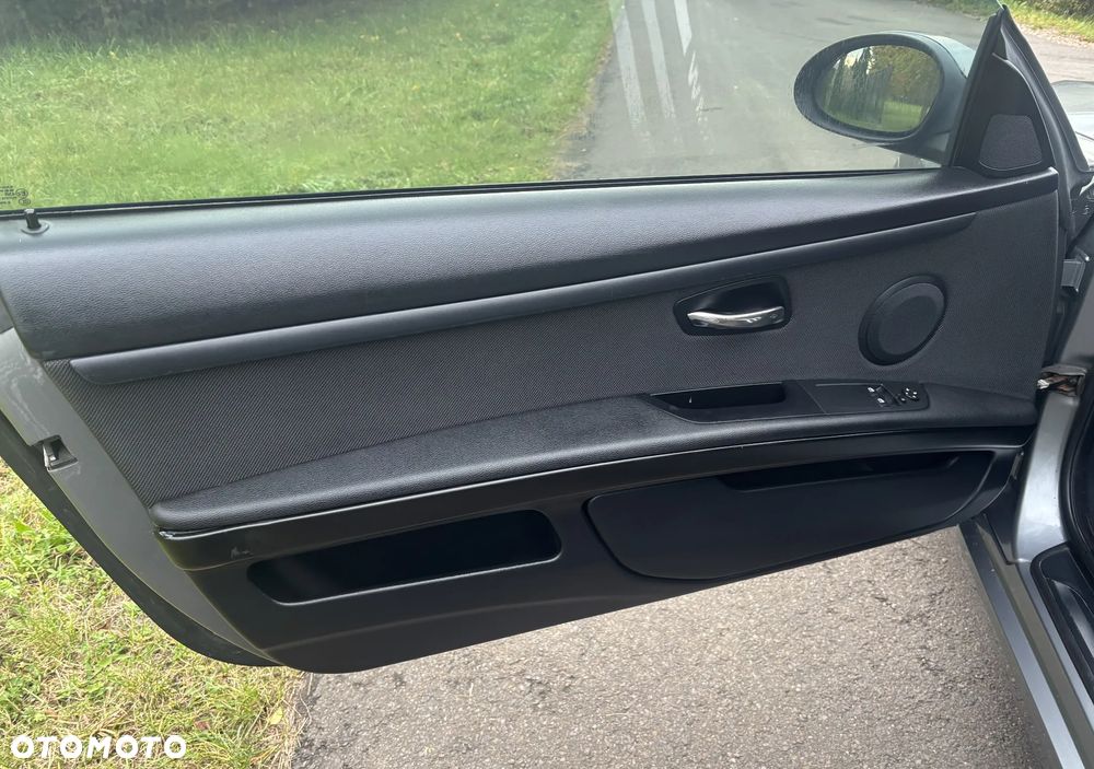 BMW Seria 3 320i - 12