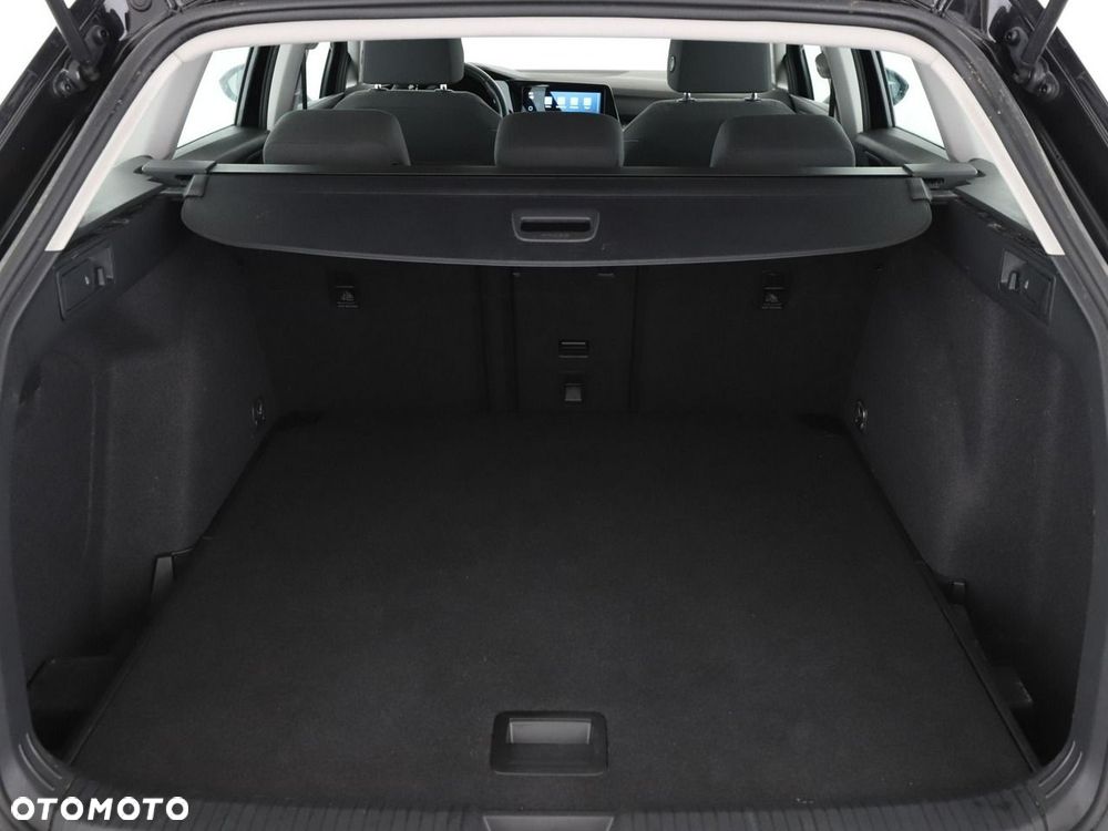 Volkswagen Golf 1.5 eTSI Life DSG - 21