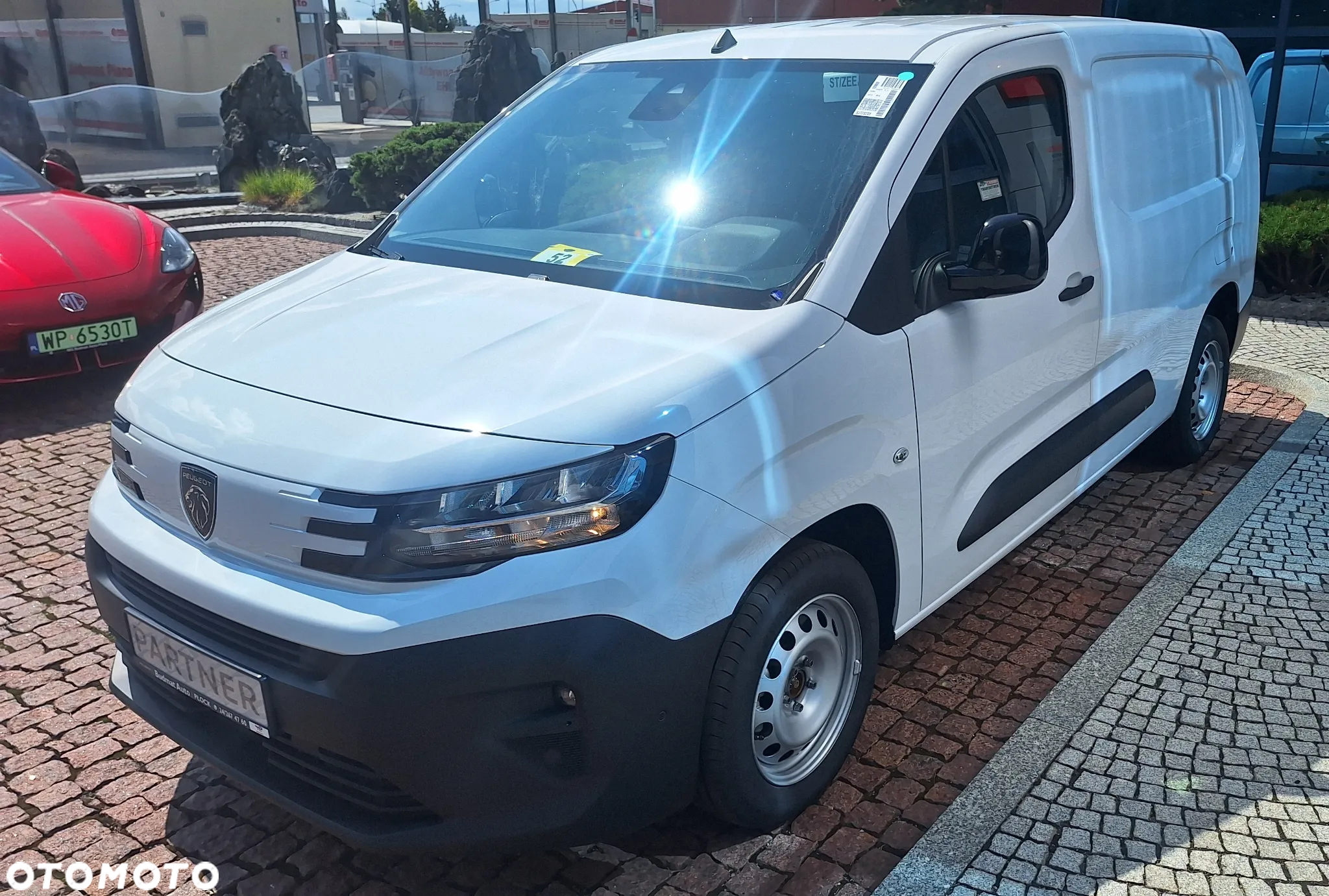 Peugeot Partner Furgon Long 950kg BlueHDi 130 KM S&S EAT8 Bogaty - 2