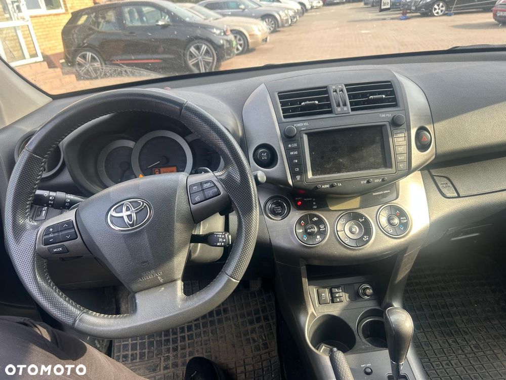 Toyota RAV4 2.2 D-4D 4x4 Automatik Executive - 5