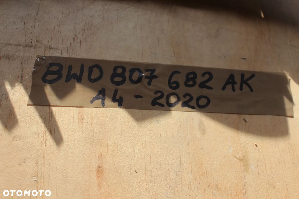 KRATKA ZDERZAKA PRAWA AUDI A4 B9 LIFT 8W0807682AK 2020 - 11