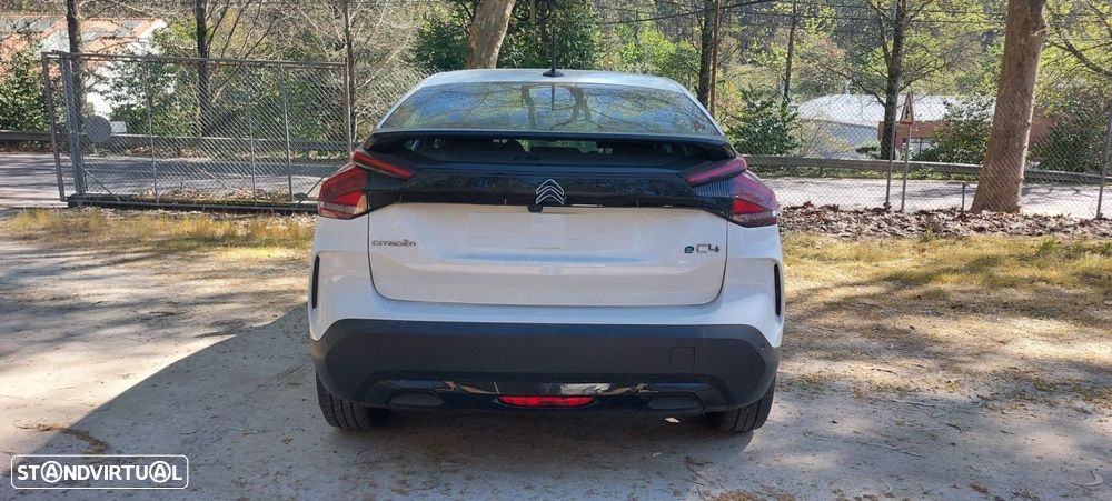 Citroën e-C4 136 YOU - 11