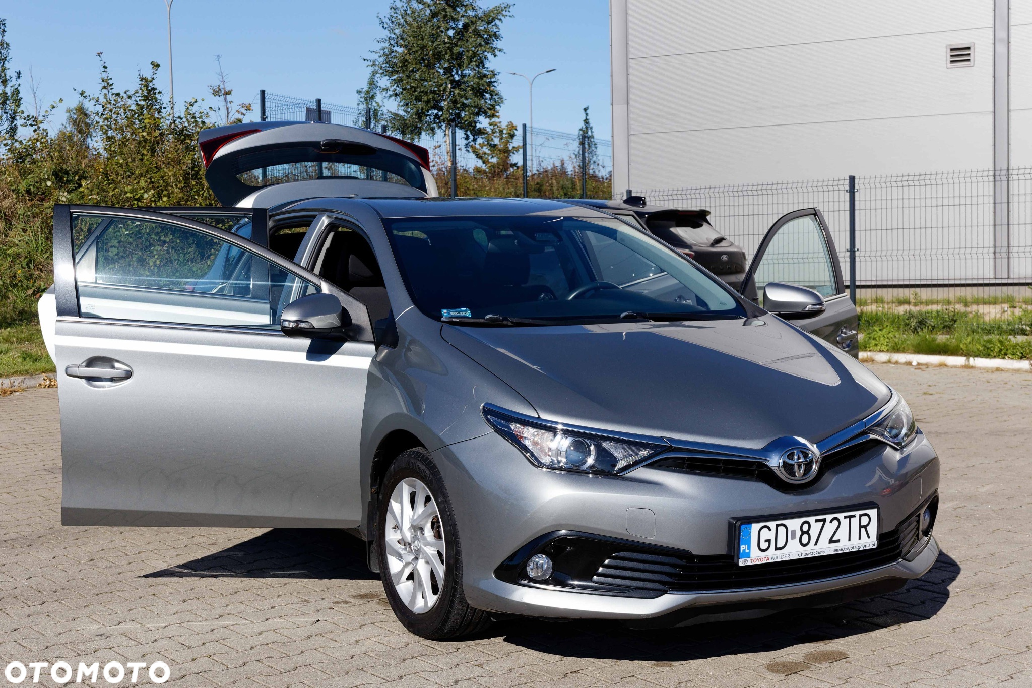 Toyota Auris 1.6 Premium - 4
