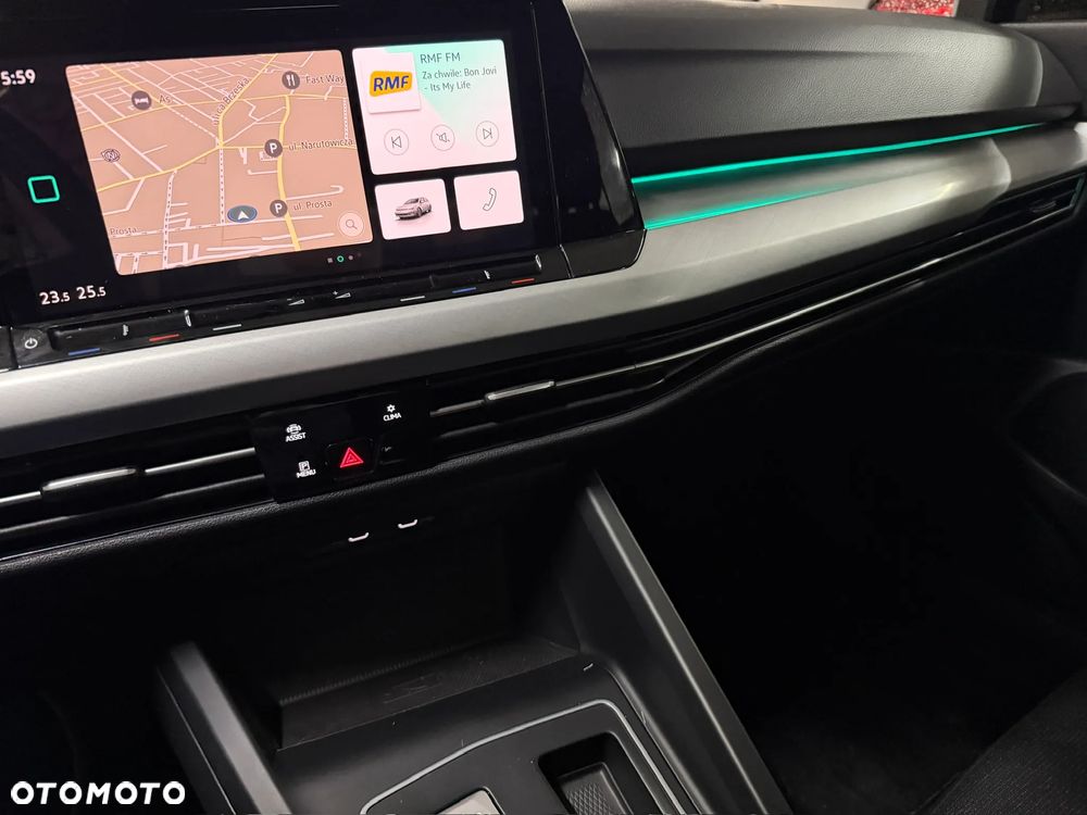 Volkswagen Golf Variant - 11