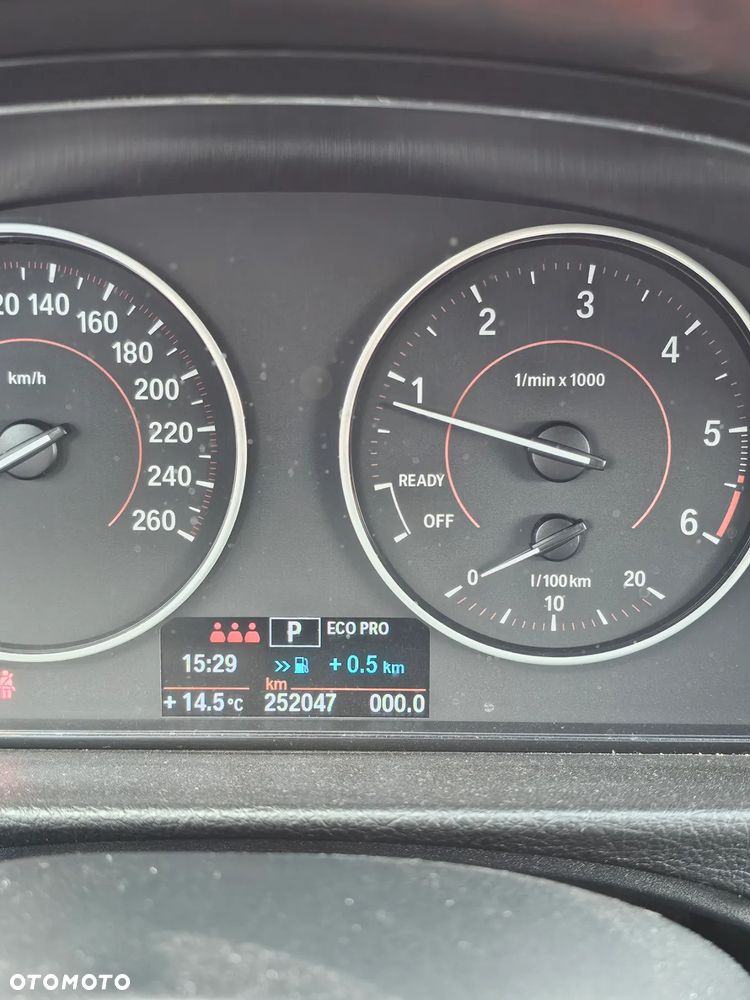 BMW Seria 3 ver-320d-efficient-dynamics - 17