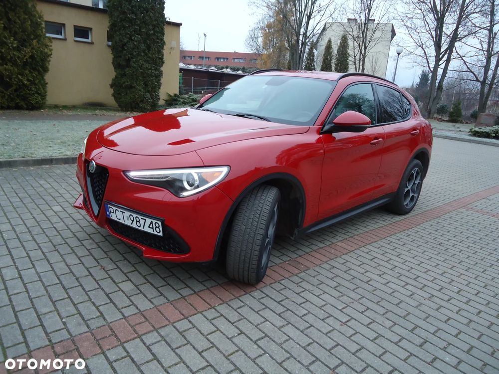 Alfa Romeo Stelvio - 1