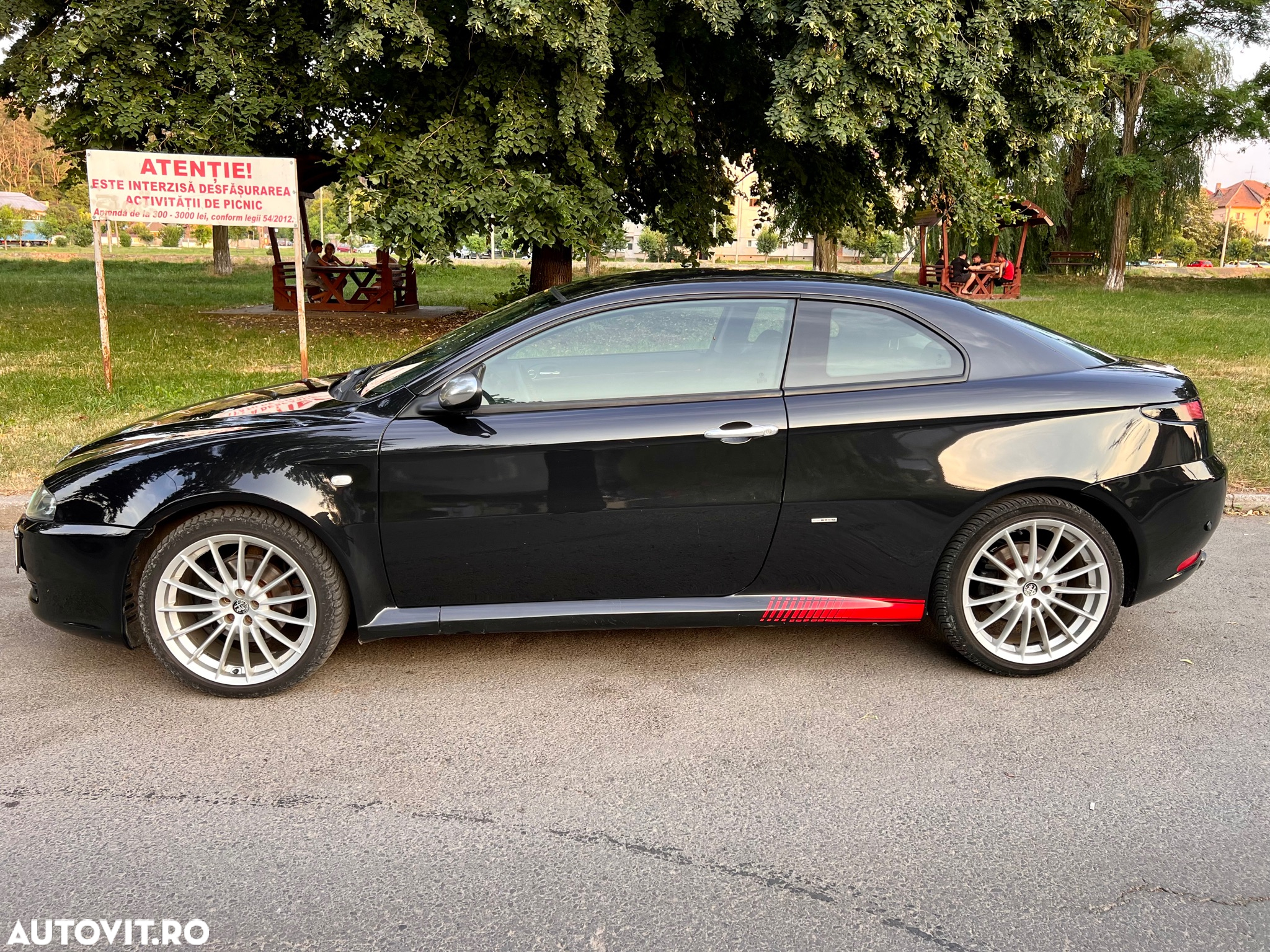 Alfa Romeo GT 1.9 Multijet Distinctive - 12