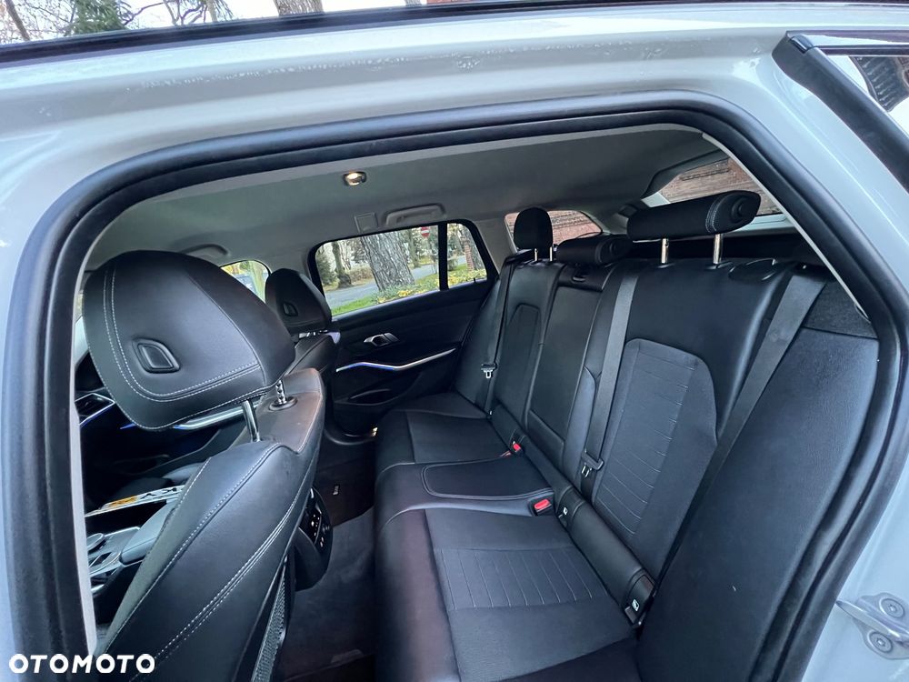 BMW Seria 3 320d Sport Line Shadow - 9