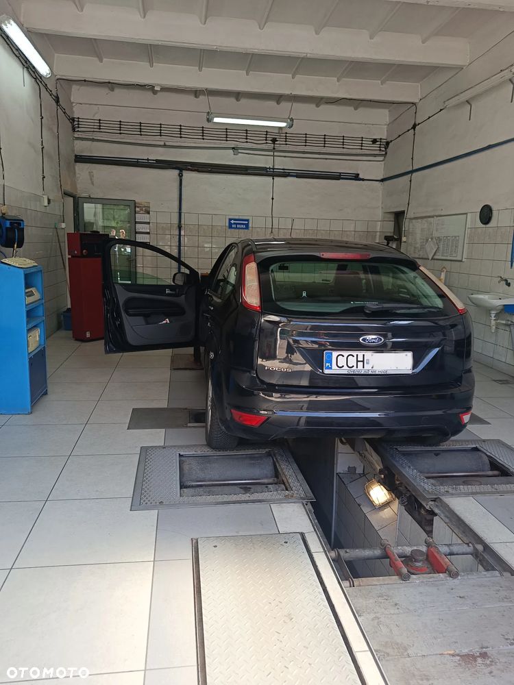Ford Focus 1.6 Ambiente - 5