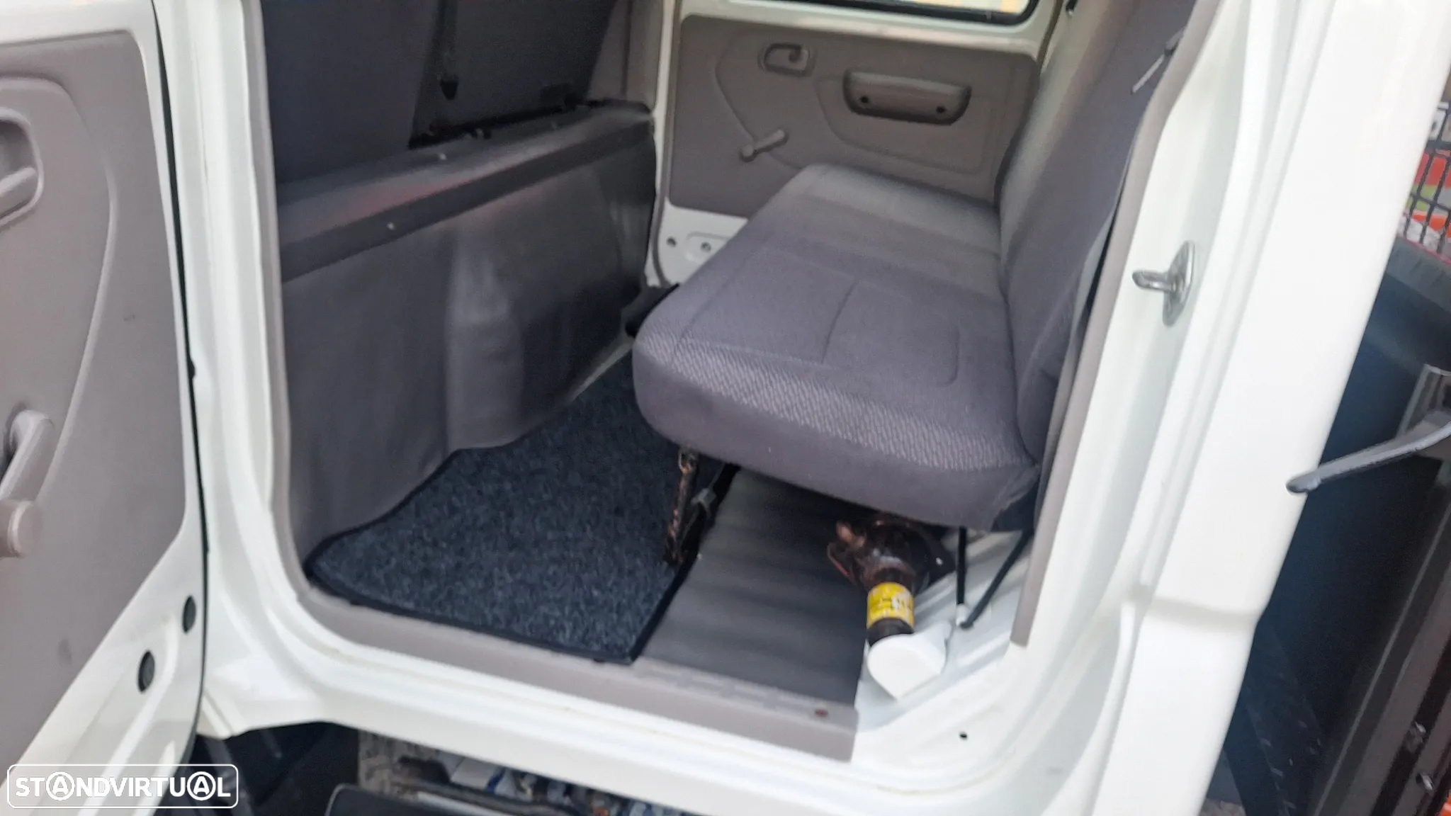 Toyota Dyna 100 cab dupla - 11