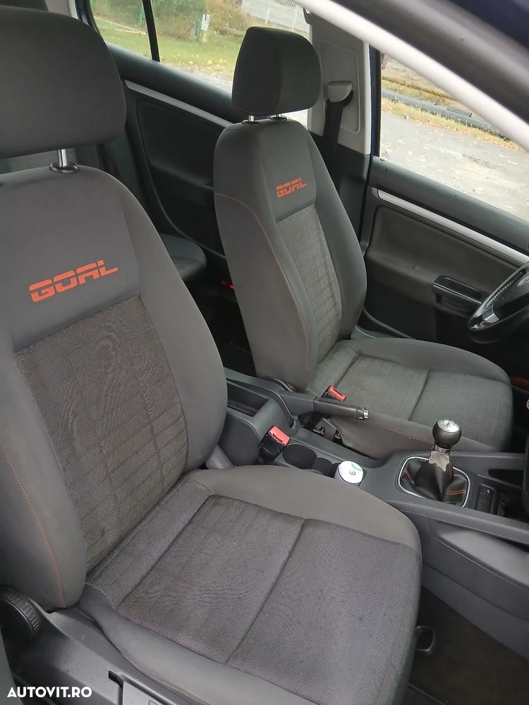 Volkswagen Golf - 10