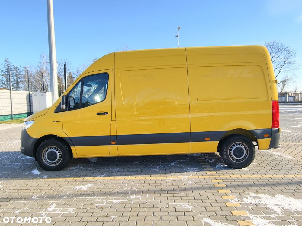 Mercedes-Benz Sprinter - 2