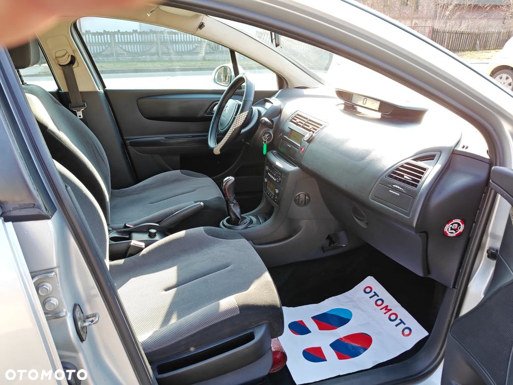 Citroën C4 1.4 16V Impress - 18