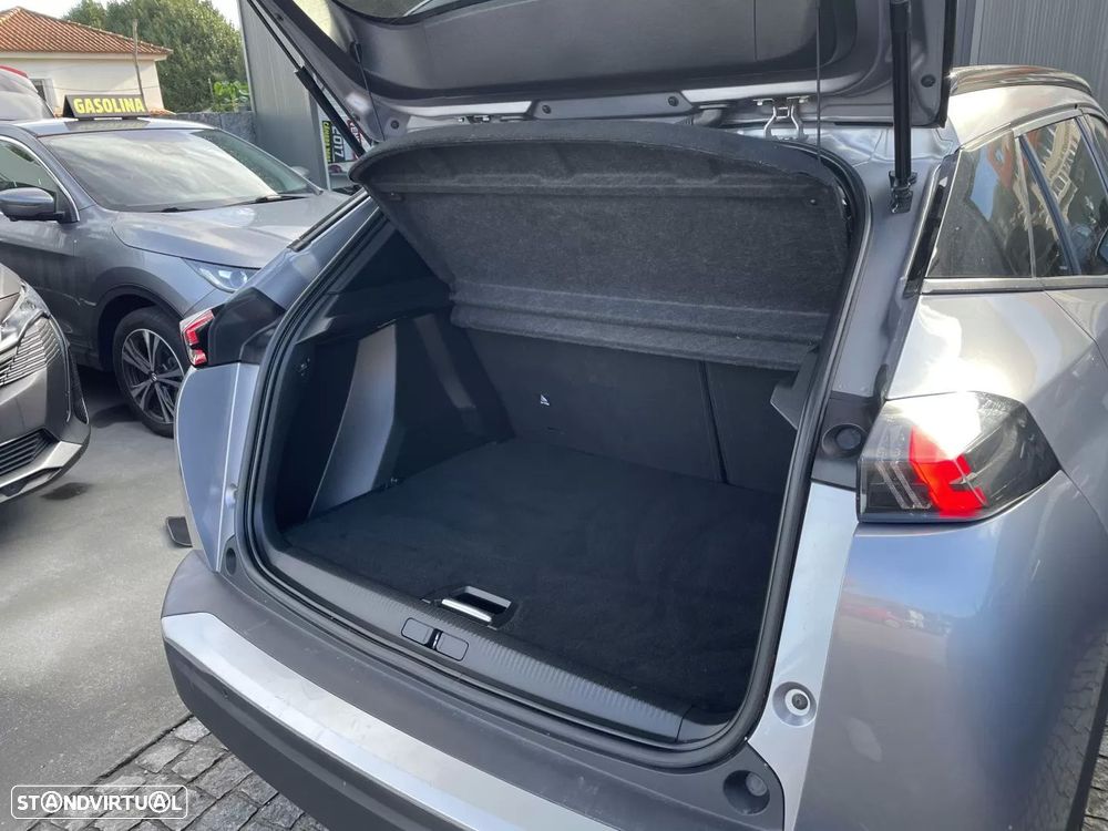 Peugeot 2008 1.2 PureTech Allure - 19