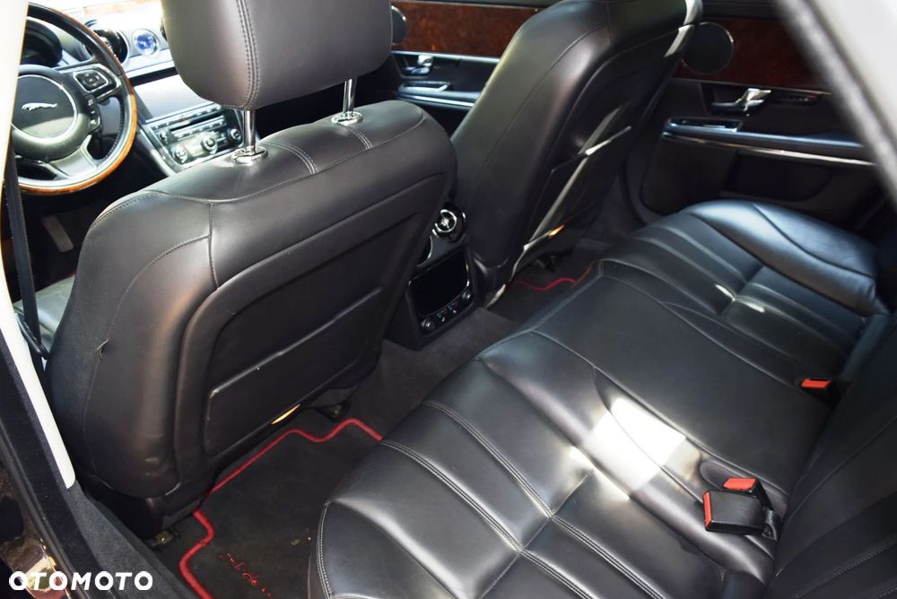 Jaguar XJ 3.0 D V6 Luxury - 24