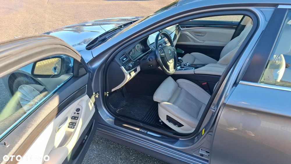 BMW Seria 5 535i xDrive - 6