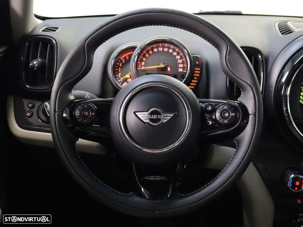 MINI Countryman Cooper D ALL4 Auto - 11