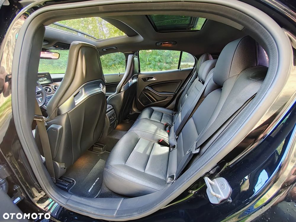 Mercedes-Benz GLA AMG 45 4-Matic - 13