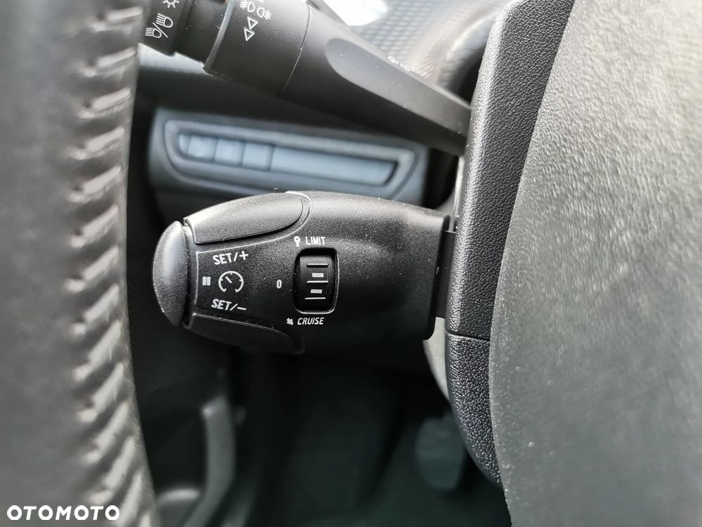 Peugeot 2008 1.2 Pure Tech Style EU6 - 12