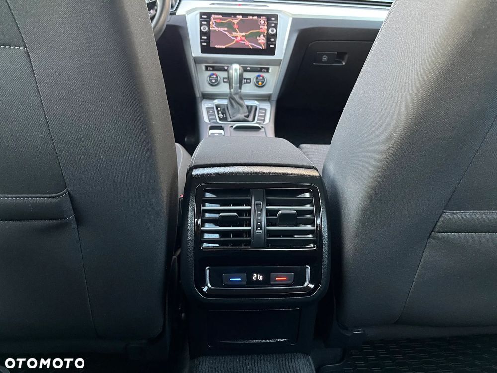 Volkswagen Passat 1.8 TSI BMT Comfortline DSG - 11