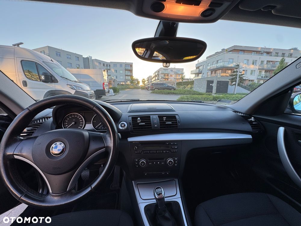 BMW Seria 1 120d - 8