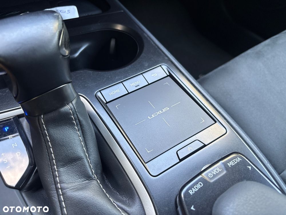 Lexus UX - 21