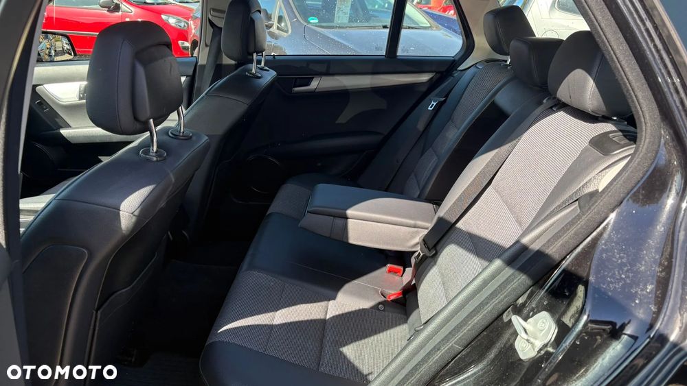 Mercedes-Benz Klasa C 220 CDI Avantgarde - 25