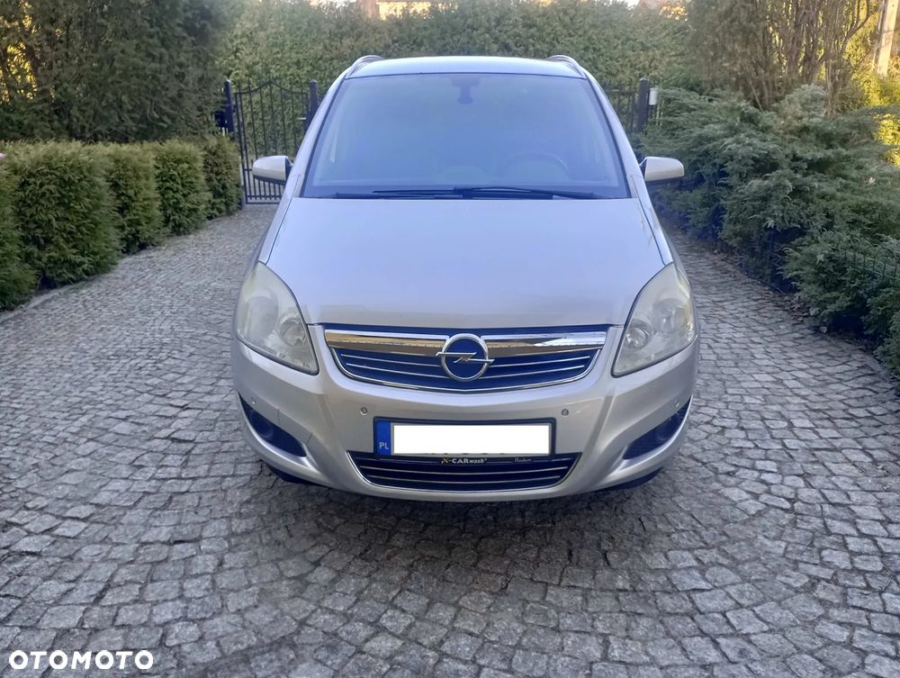 Opel Zafira 2.2 Navi - 1
