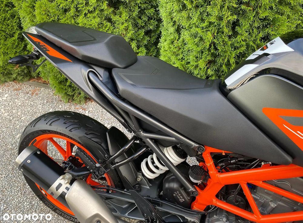 KTM Duke 125 - 23