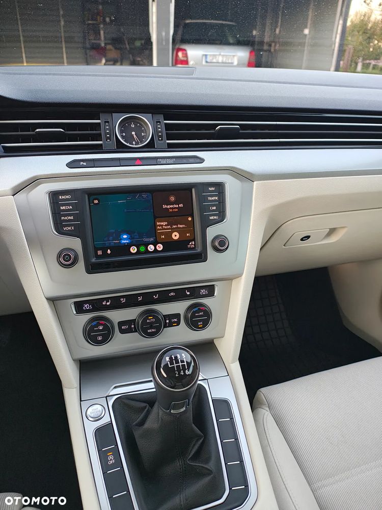 Volkswagen Passat - 10