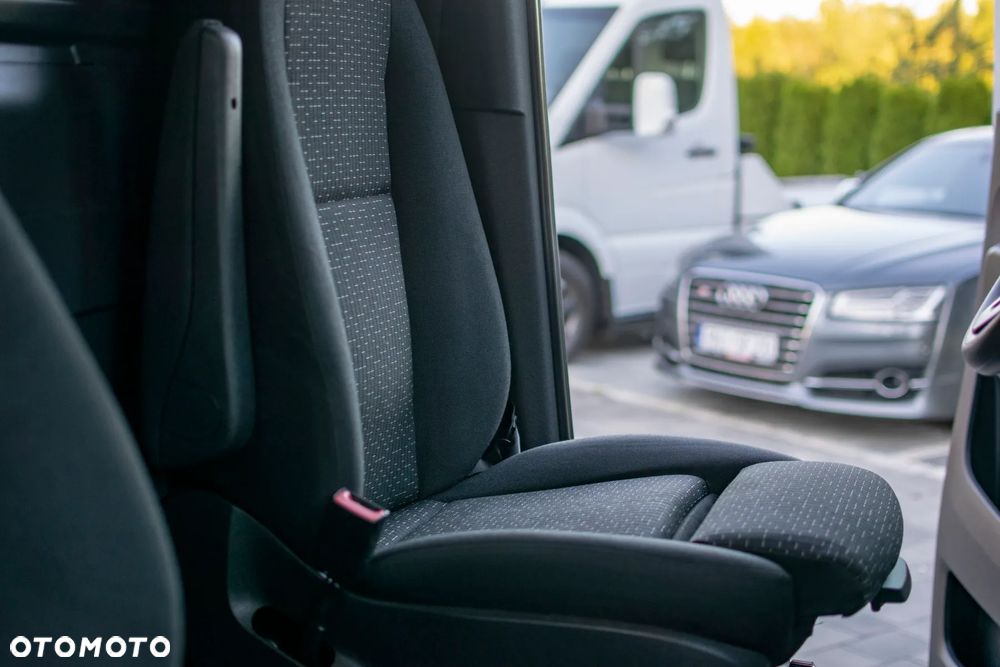 Mercedes-Benz Sprinter 319 - 33