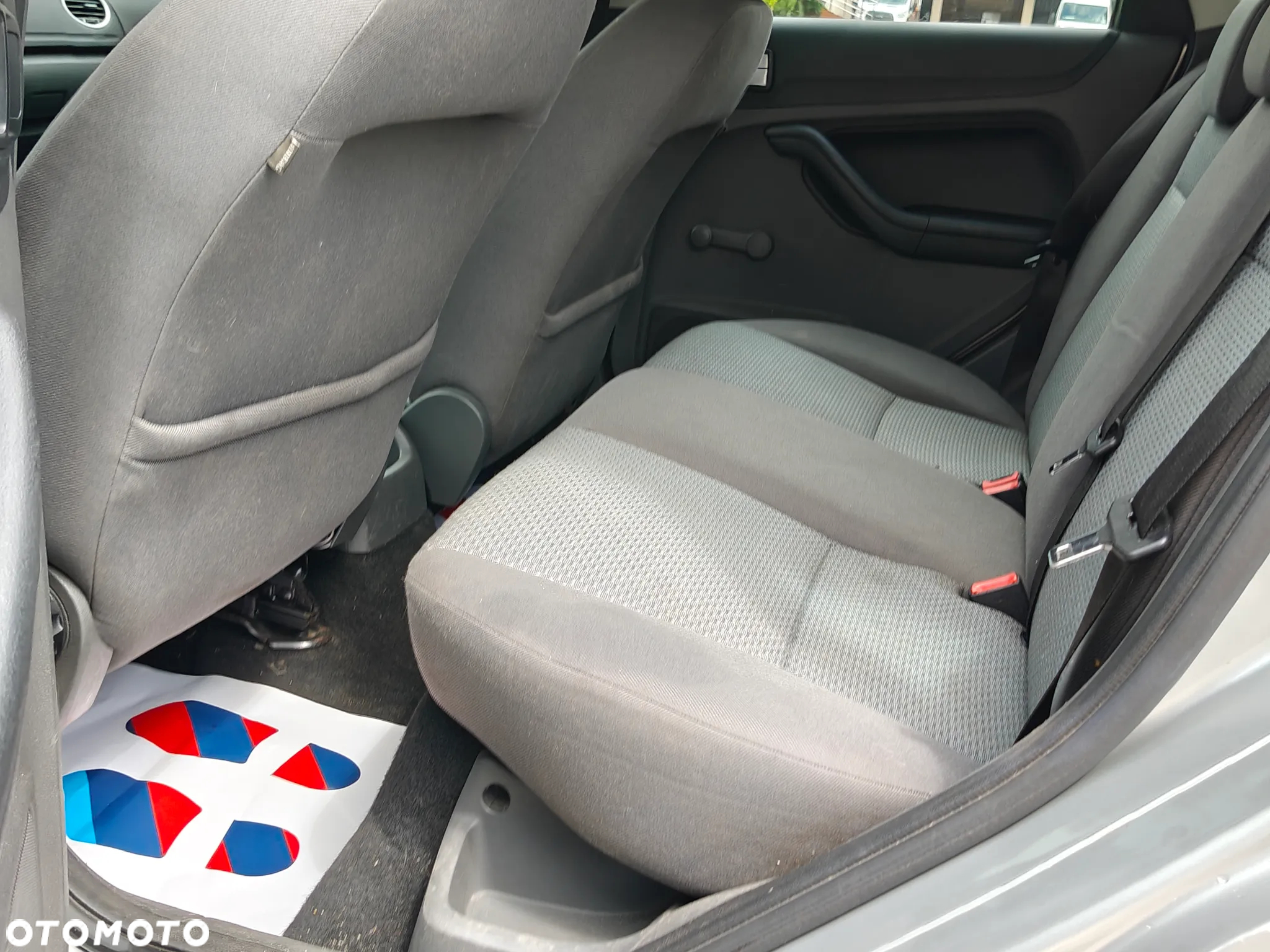 Ford Focus 1.8 TDCi Ambiente - 11