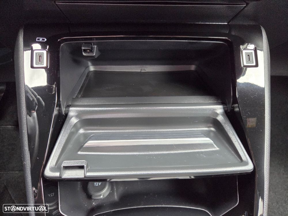 Peugeot 2008 1.2 Allure - 21