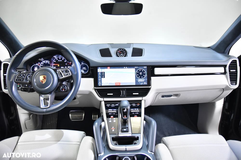 Porsche Cayenne Turbo - 10