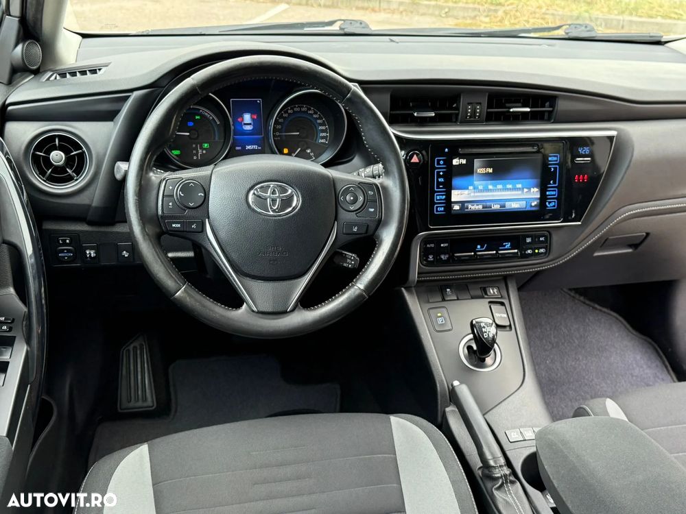 Toyota Auris 1.8 L VVT-i Hybrid Sol + - 23