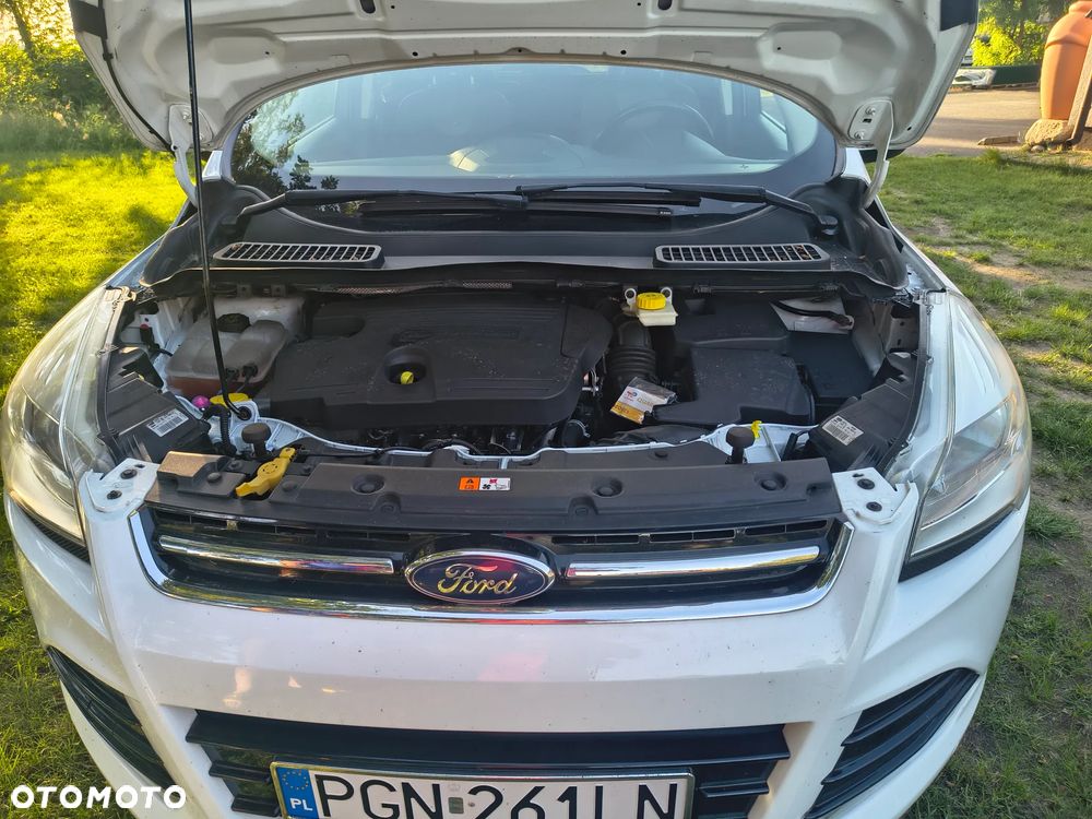Ford Kuga 2.0 TDCi 2x4 Titanium - 12