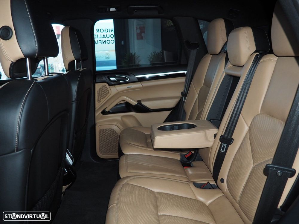 Porsche Cayenne S E-Hybrid Platinum Edition - 17