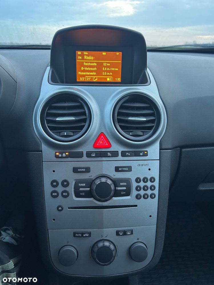 Opel Corsa 1.4 16V Active - 26