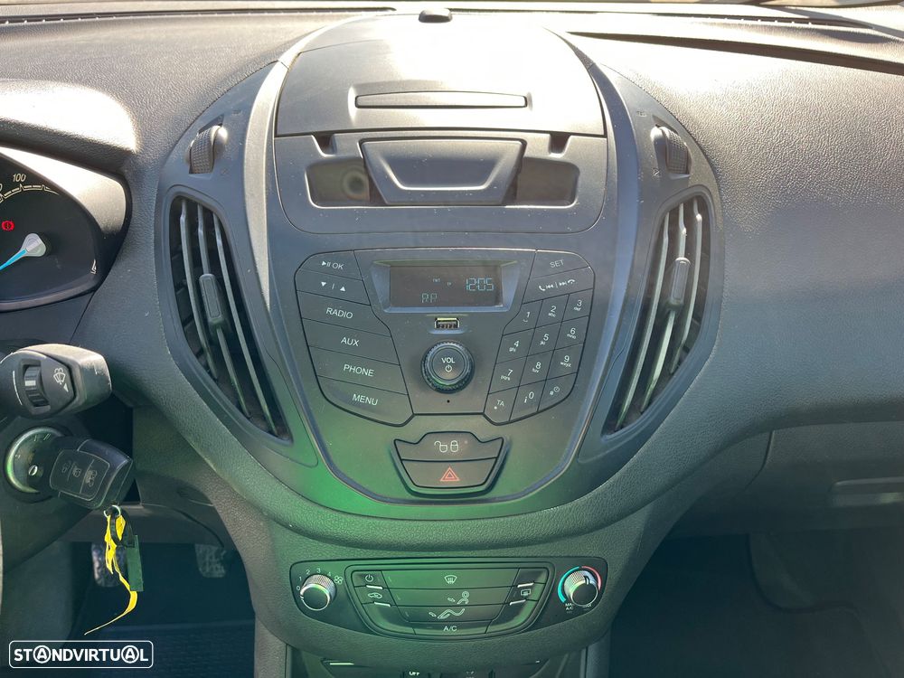 Ford Transit Courier - 33