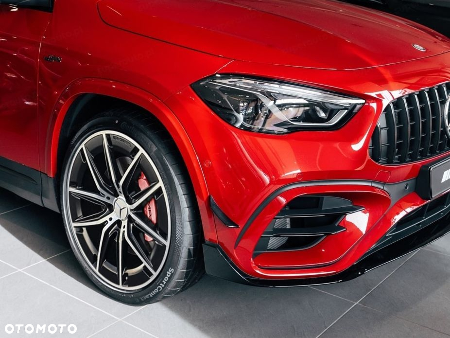 Mercedes-Benz GLA - 13