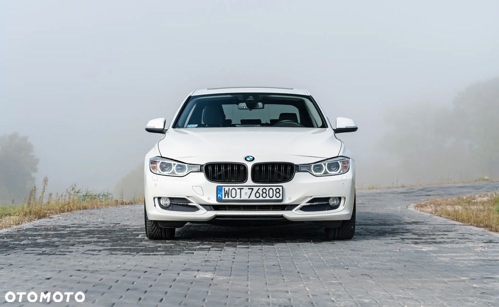 BMW Seria 3 320d Luxury Line - 8