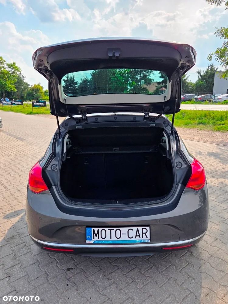 Opel Astra 1.4 Turbo Style - 12