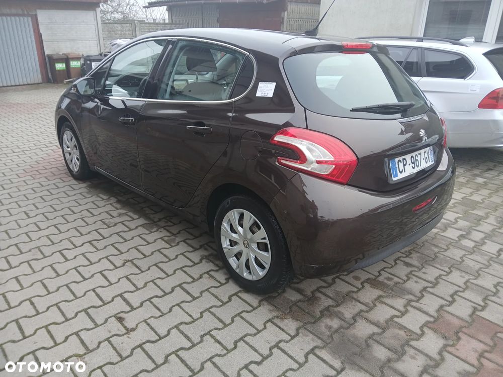 Peugeot 208 82 VTI Allure - 4