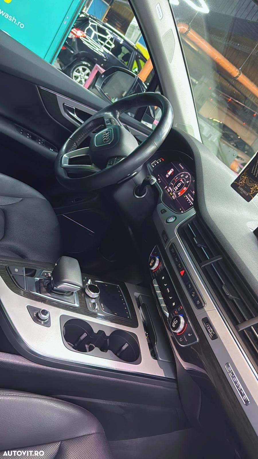 Audi Q7 3.0 55 TFSI quattro Tiptronic Basic - 12