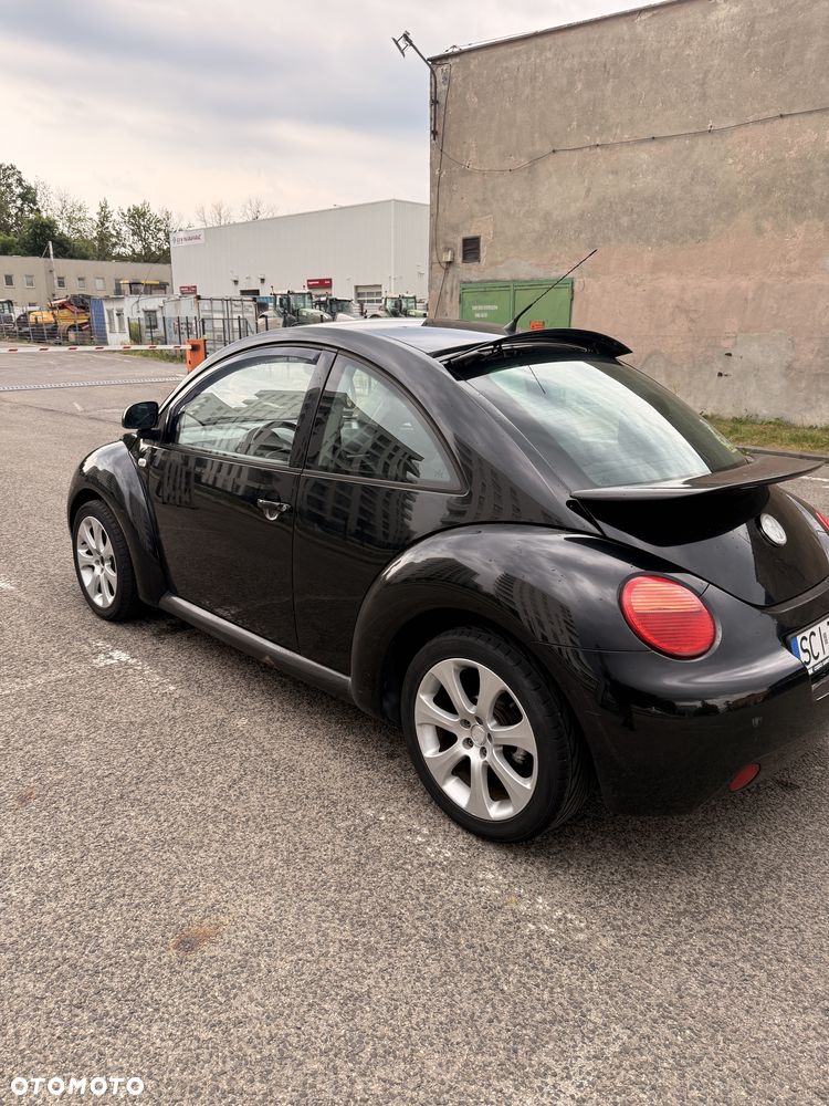 Volkswagen New Beetle - 4