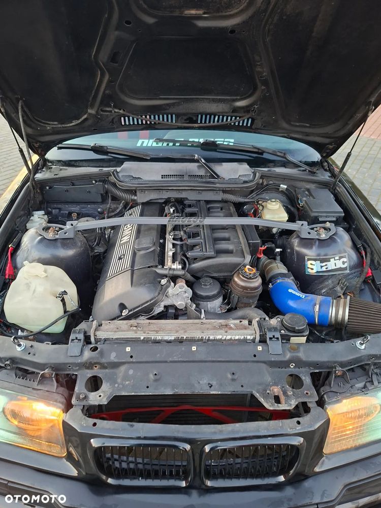 BMW Seria 3 325i - 7