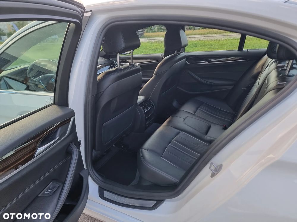 BMW Seria 5 530i Sport Line sport - 15